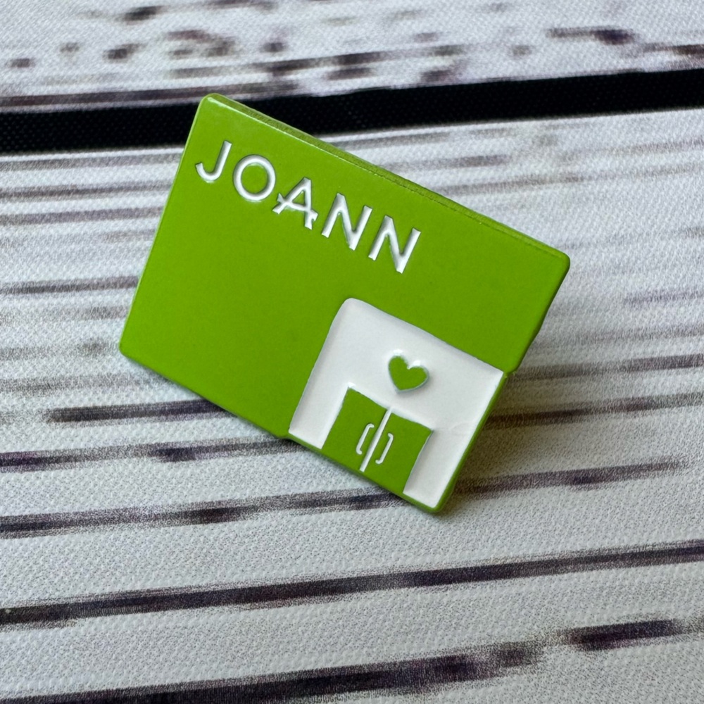 SUPER RARE Joann Fabrics Branded Graphic Metal w/ Green & White Enamel Pin! NEW
